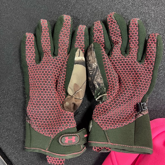 Under armor hunting gloves - Picture 2 of 2